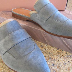 Bleu Suede Shoes!